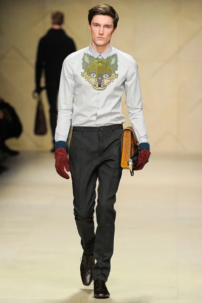 Look 28